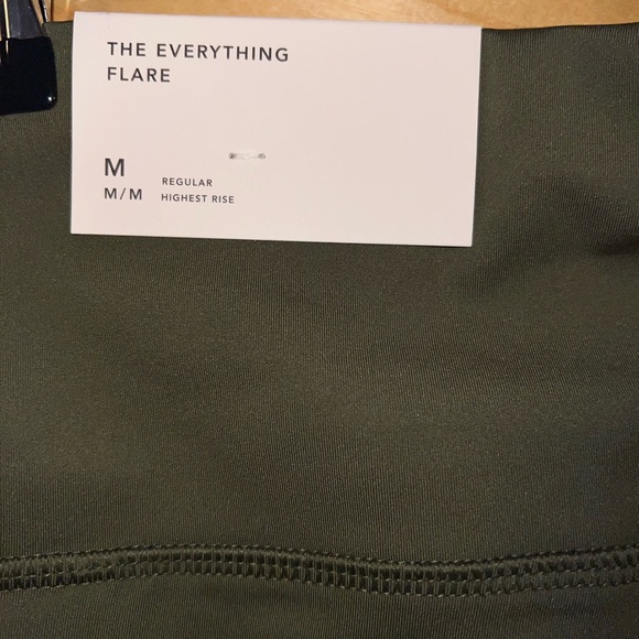 American Eagle - The Everything Flare - Olive Leggings - Size Medium - Picture 5 of 5